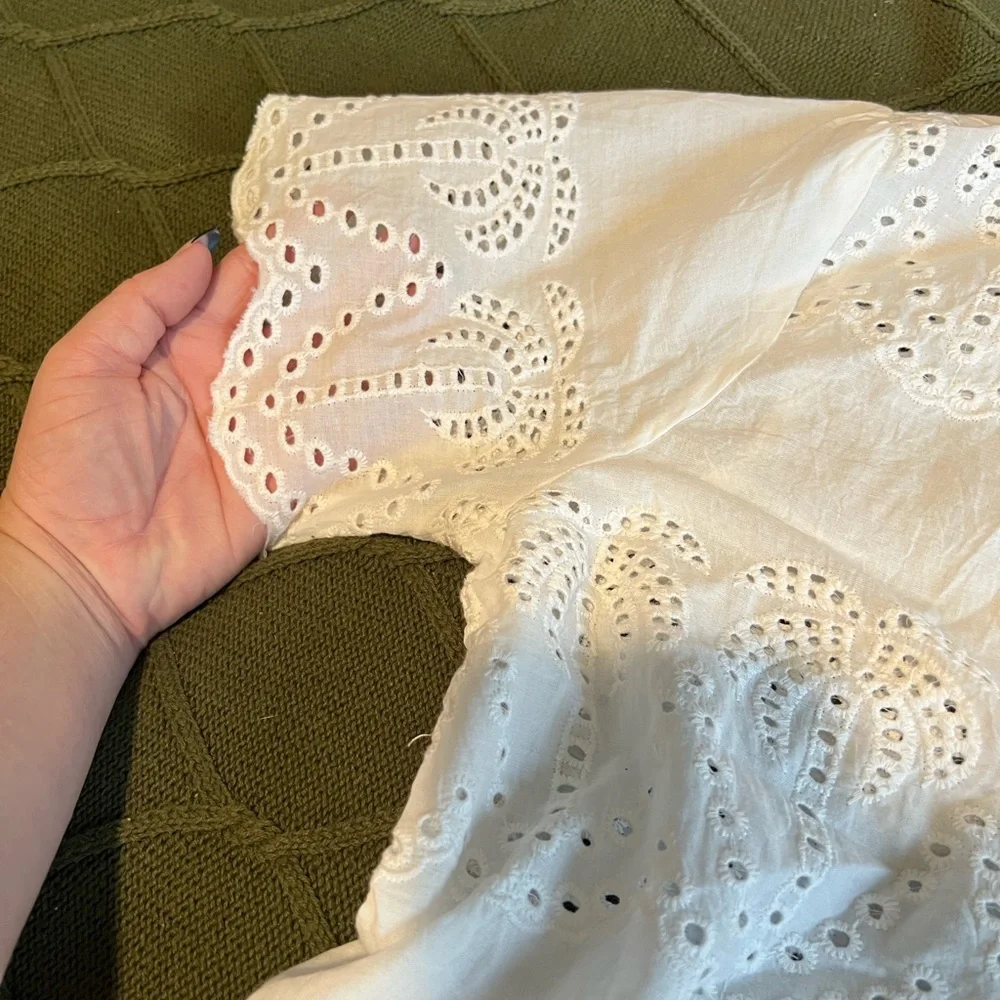 White Eyelet Lace Top and Shorts Set / Beach Coverup - Picture 10 of 15